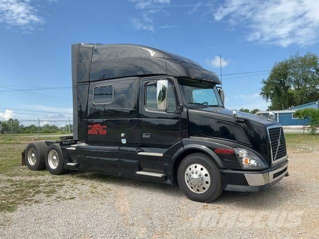 Volvo VNL Sadulveokid