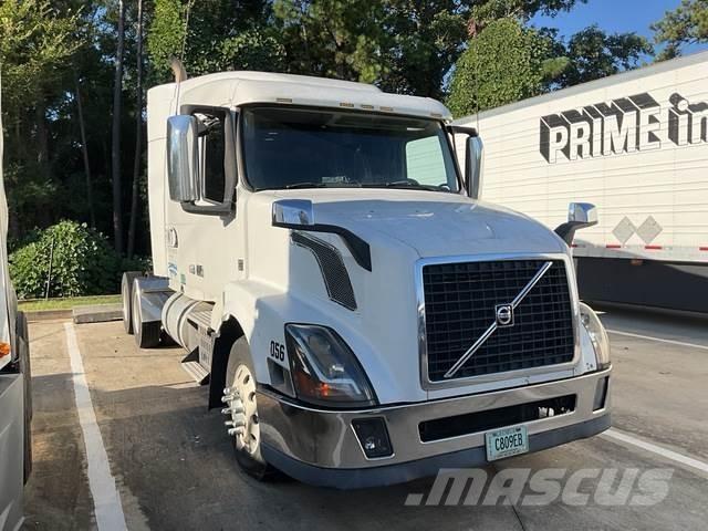 Volvo VNL Sadulveokid