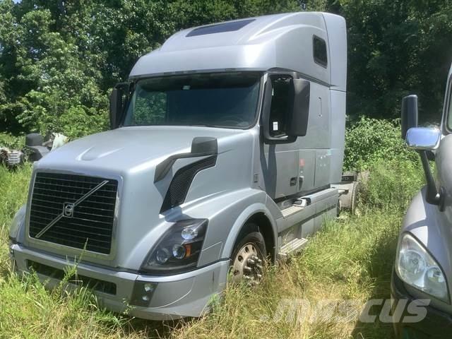 Volvo VNL Sadulveokid