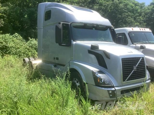 Volvo VNL Sadulveokid