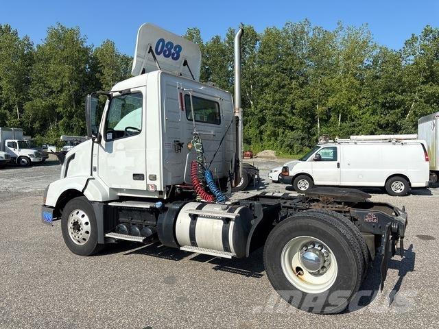 Volvo VNL Sadulveokid