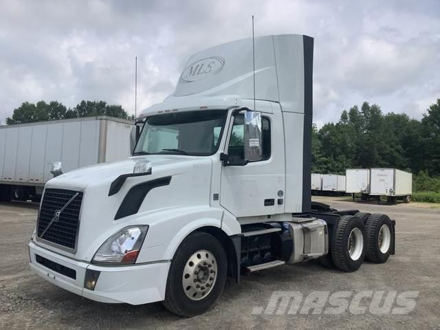 Volvo VNL Sadulveokid