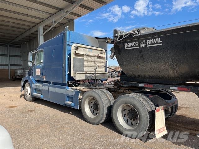 Volvo VNL Sadulveokid