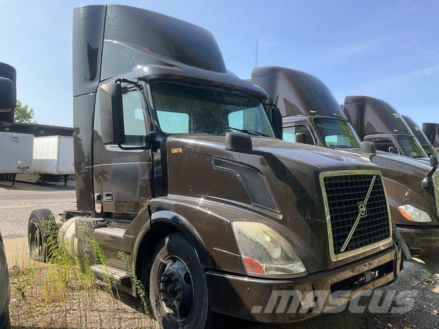 Volvo VNL Sadulveokid