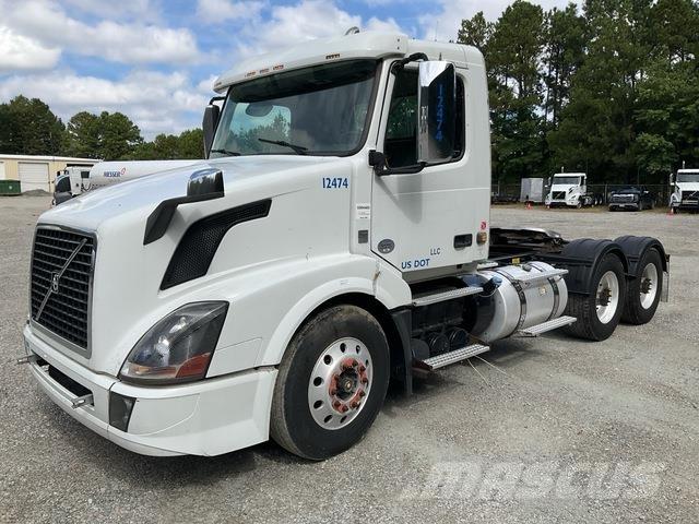 Volvo VNL Sadulveokid