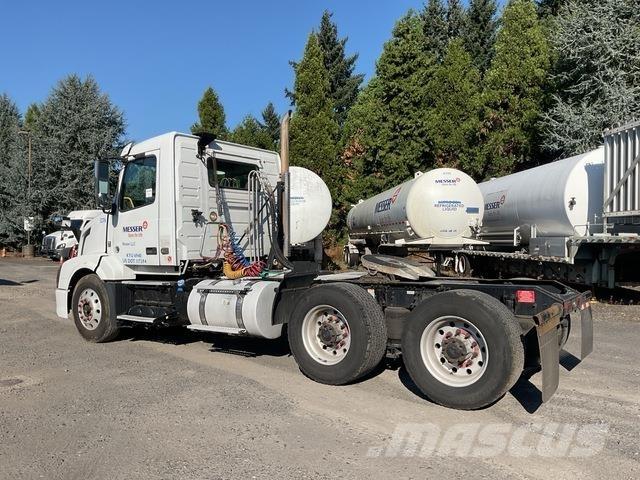 Volvo VNL Sadulveokid