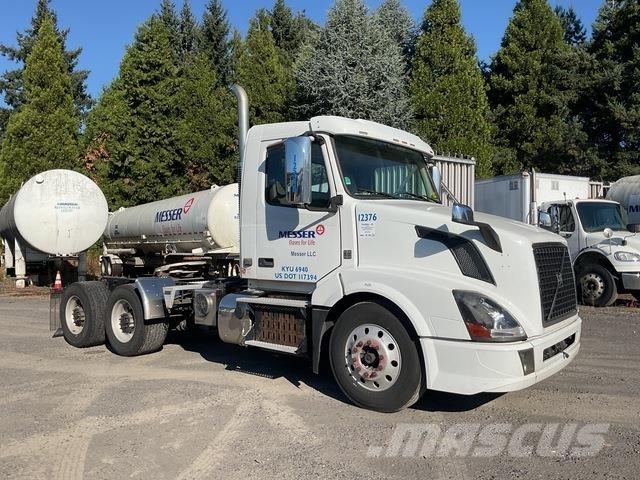 Volvo VNL Sadulveokid