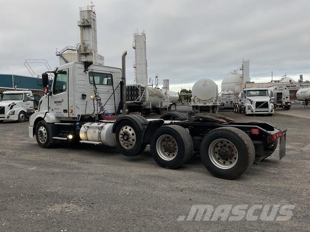 Volvo VNL Sadulveokid
