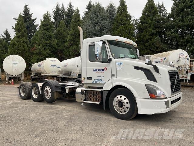 Volvo VNL Sadulveokid