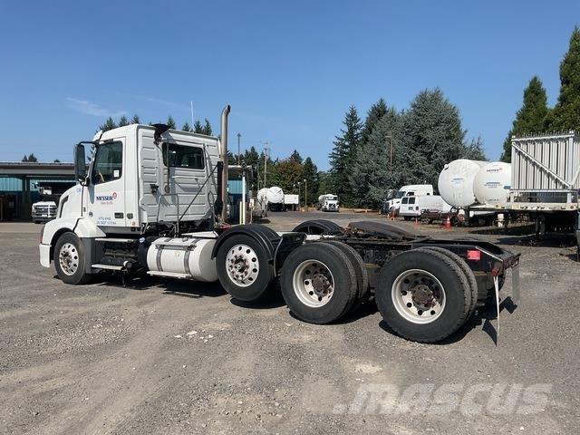 Volvo VNL Sadulveokid