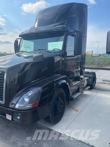Volvo VNL Sadulveokid