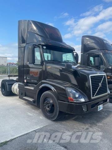 Volvo VNL Sadulveokid
