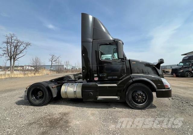 Volvo VNL Sadulveokid
