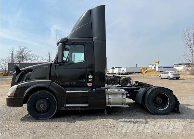 Volvo VNL Sadulveokid