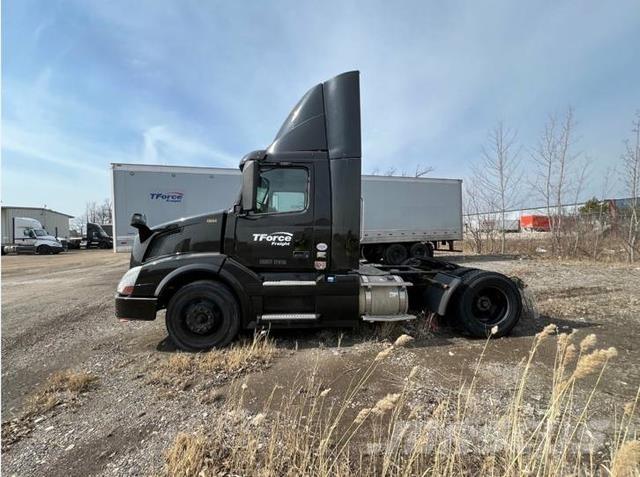 Volvo VNL Sadulveokid