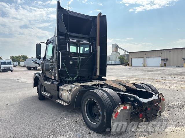 Volvo VNL Sadulveokid