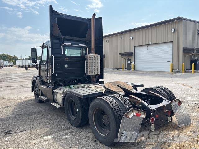 Volvo VNL Sadulveokid