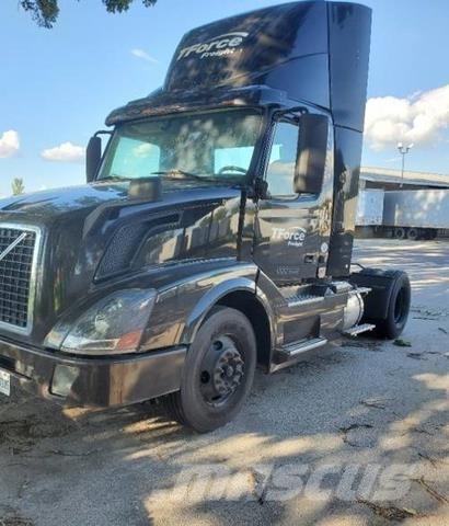 Volvo VNL Sadulveokid