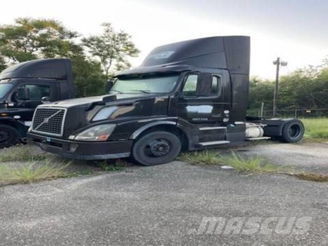 Volvo VNL Sadulveokid