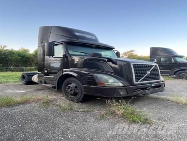 Volvo VNL Sadulveokid