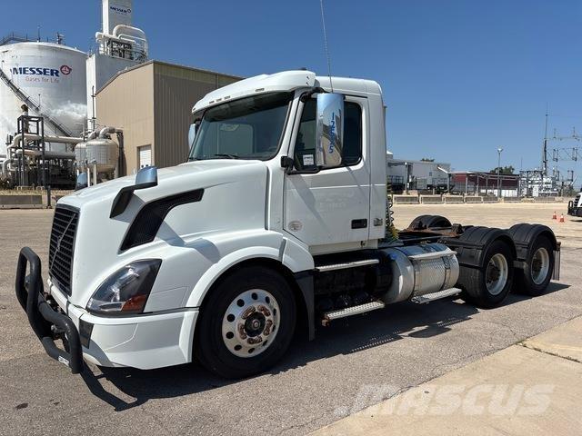 Volvo VNL Sadulveokid