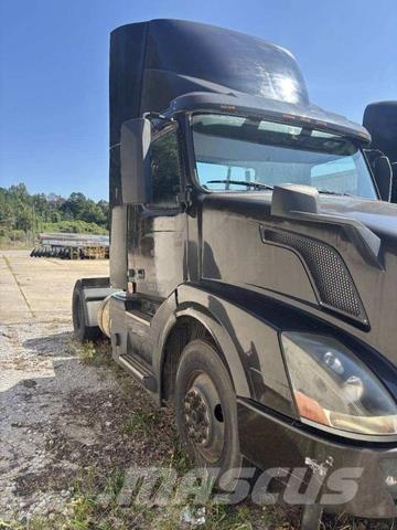 Volvo VNL Sadulveokid