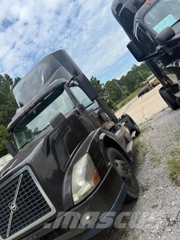 Volvo VNL Sadulveokid