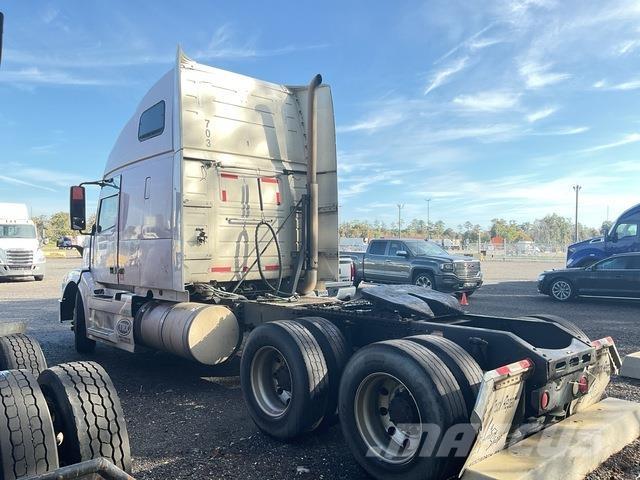 Volvo VNL Sadulveokid