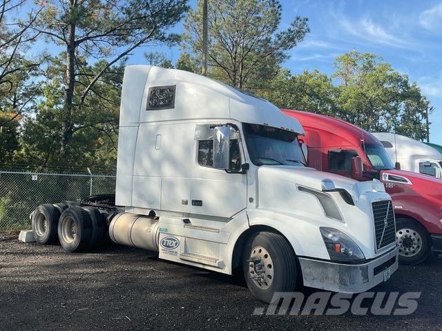 Volvo VNL Sadulveokid