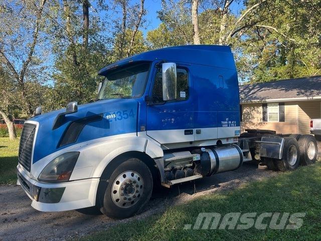 Volvo VNL Sadulveokid