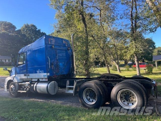 Volvo VNL Sadulveokid