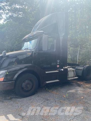 Volvo VNL Sadulveokid