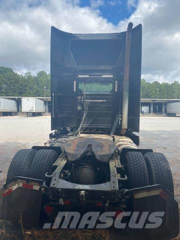 Volvo VNL Sadulveokid