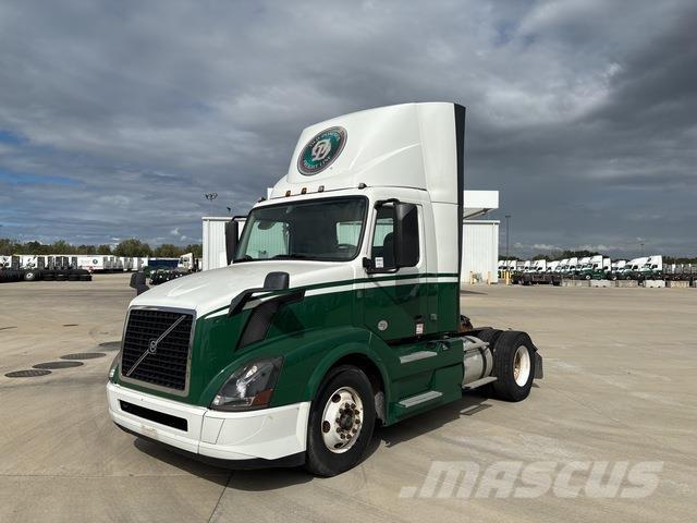 Volvo VNL Sadulveokid