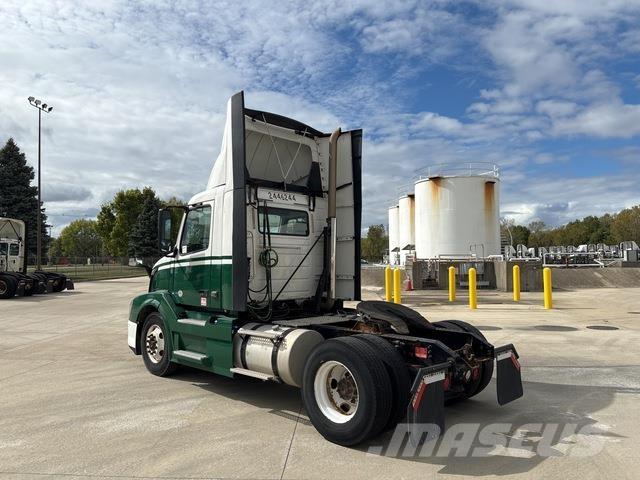 Volvo VNL Sadulveokid