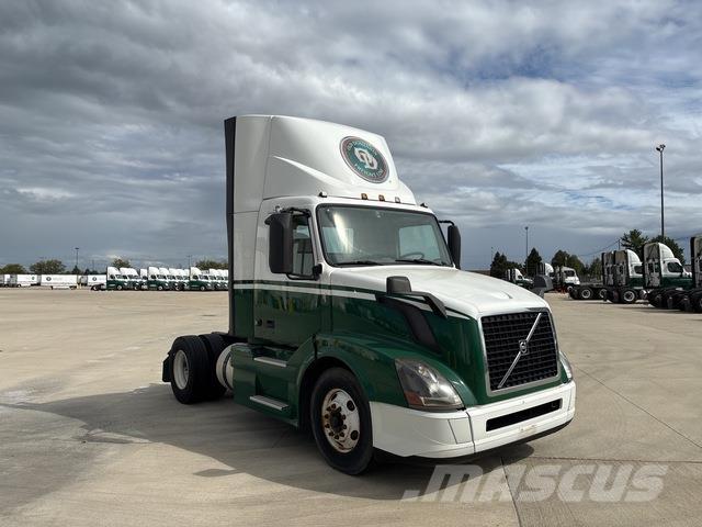 Volvo VNL Sadulveokid