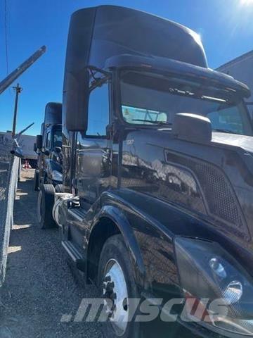 Volvo VNL Sadulveokid