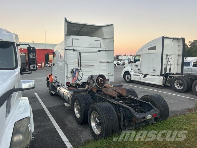 Volvo VNL Sadulveokid