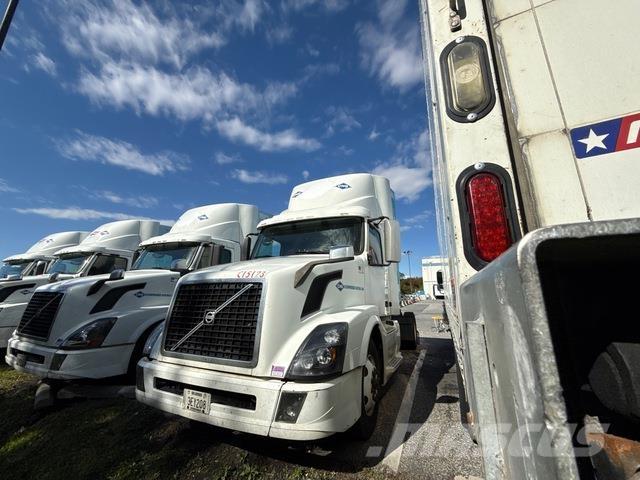 Volvo VNL Sadulveokid