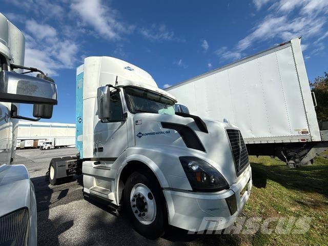 Volvo VNL Sadulveokid