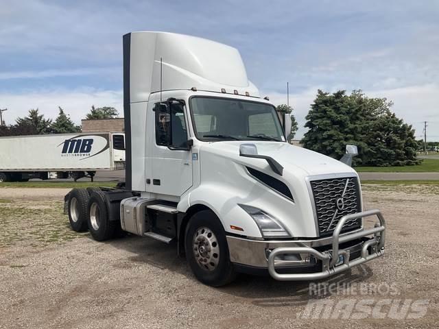 Volvo VNL 300 Sadulveokid