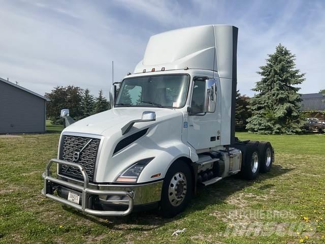 Volvo VNL 300 Sadulveokid