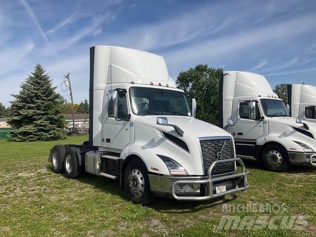 Volvo VNL 300 Sadulveokid