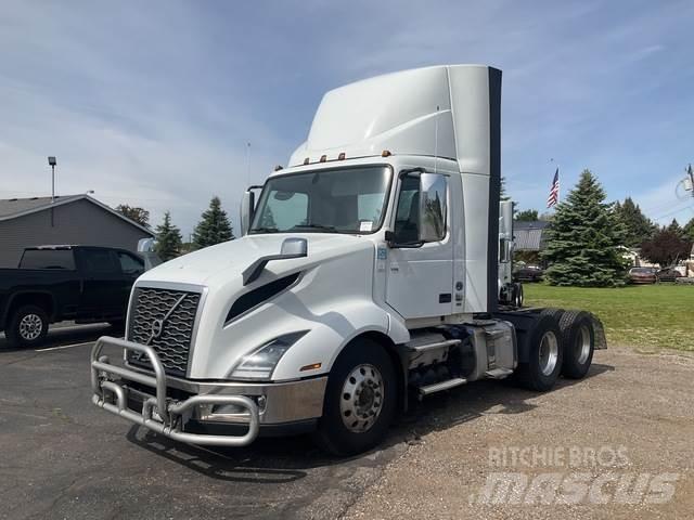 Volvo VNL 300 Sadulveokid