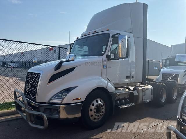 Volvo VNL 300 Sadulveokid