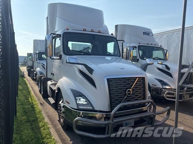 Volvo VNL 300 Sadulveokid