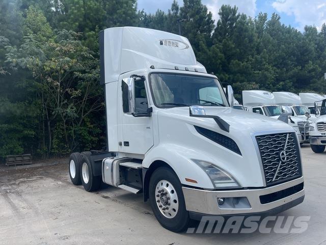 Volvo VNL300 Sadulveokid