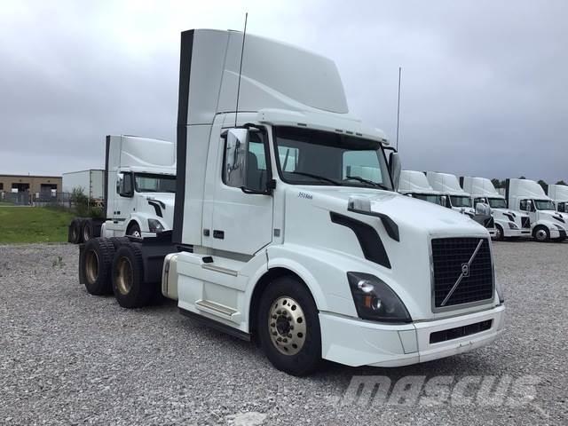 Volvo VNL300 Tractor Units