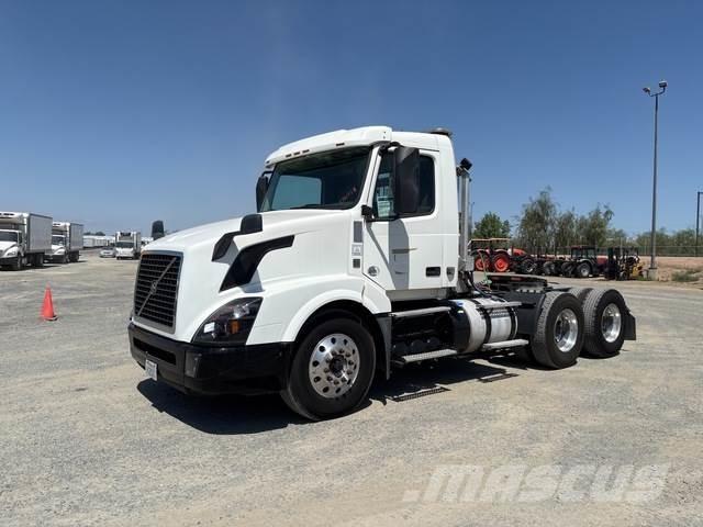 Volvo VNL300 Sadulveokid