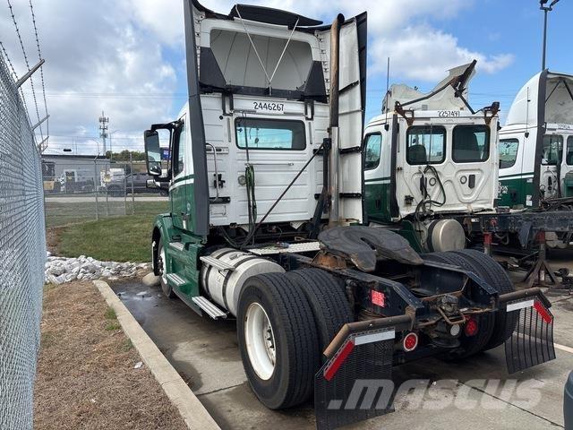 Volvo VNL42T Sadulveokid